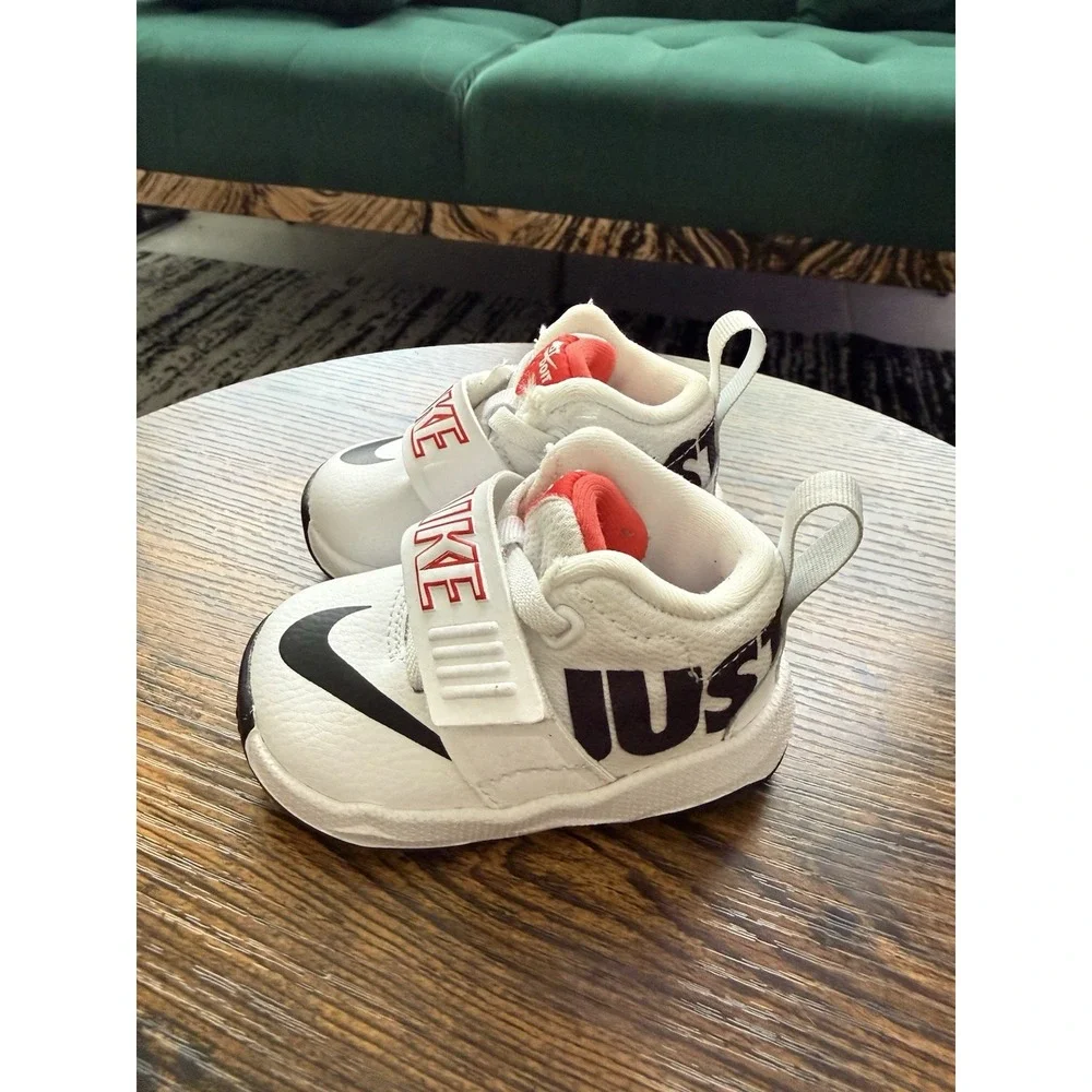 NIKE Team Hustle D8 Just Do It Shoes White #AQ9978-100 Infant/Toddler Sz 3c